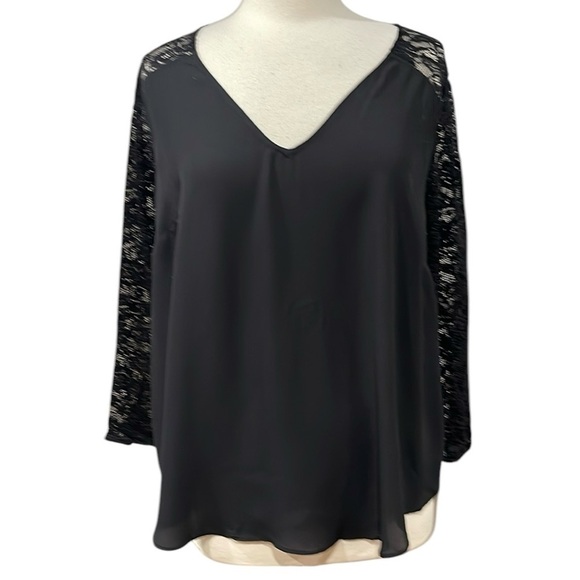 torrid Tops - Torrid Lace Sleeve V Neck Dressy Top Long Lace Sleeves SZ 1  1X Black